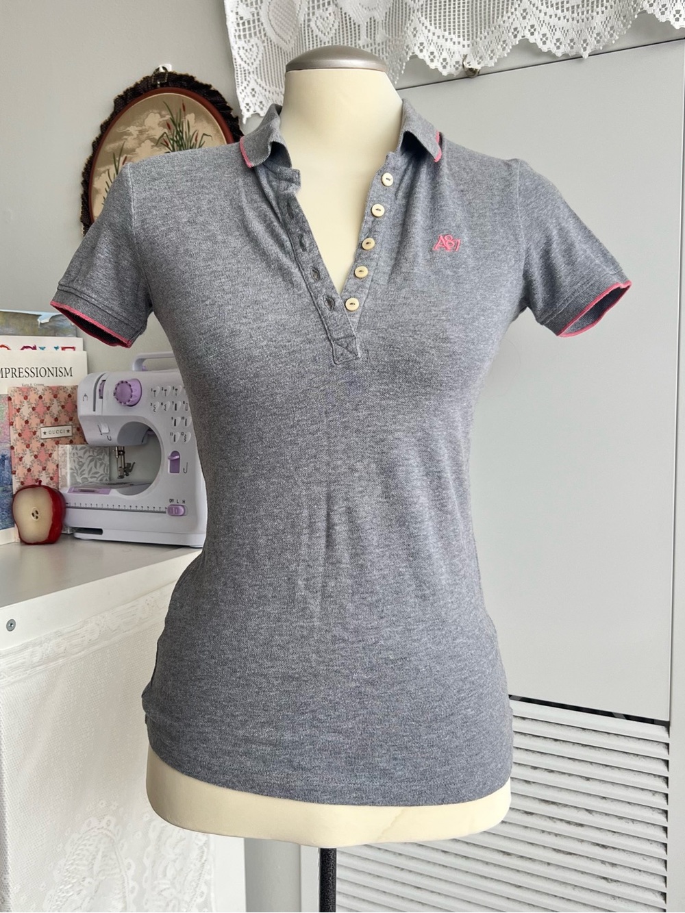 Aeropostale Gray Polo with Pink Accents Y2K preppy coquette